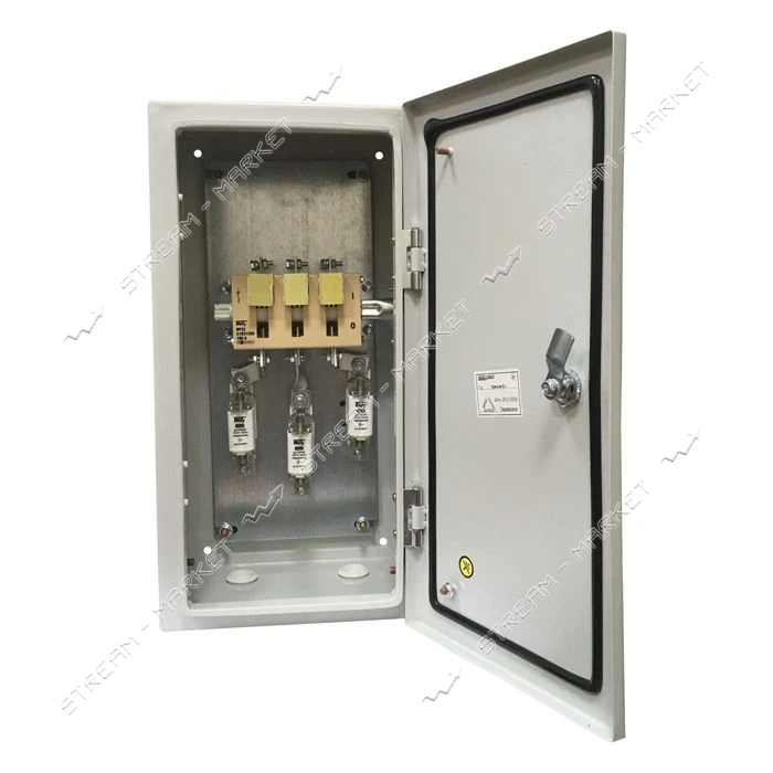 Ящик Techno Systems с перекидным рубильником и предохранителями ЯРП-100 IP54                        
