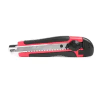 Нож Intertool HT-0503 с металлической направляющей под лезвие 18мм с обрезиненной рукояткой         