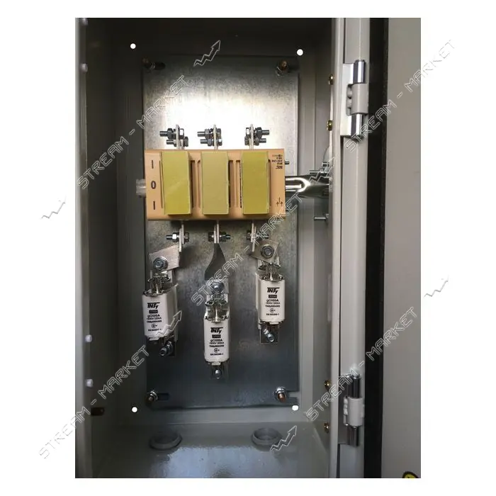 Ящик Techno Systems с перекидным рубильником и предохранителями ЯПРП-100 IP54                       